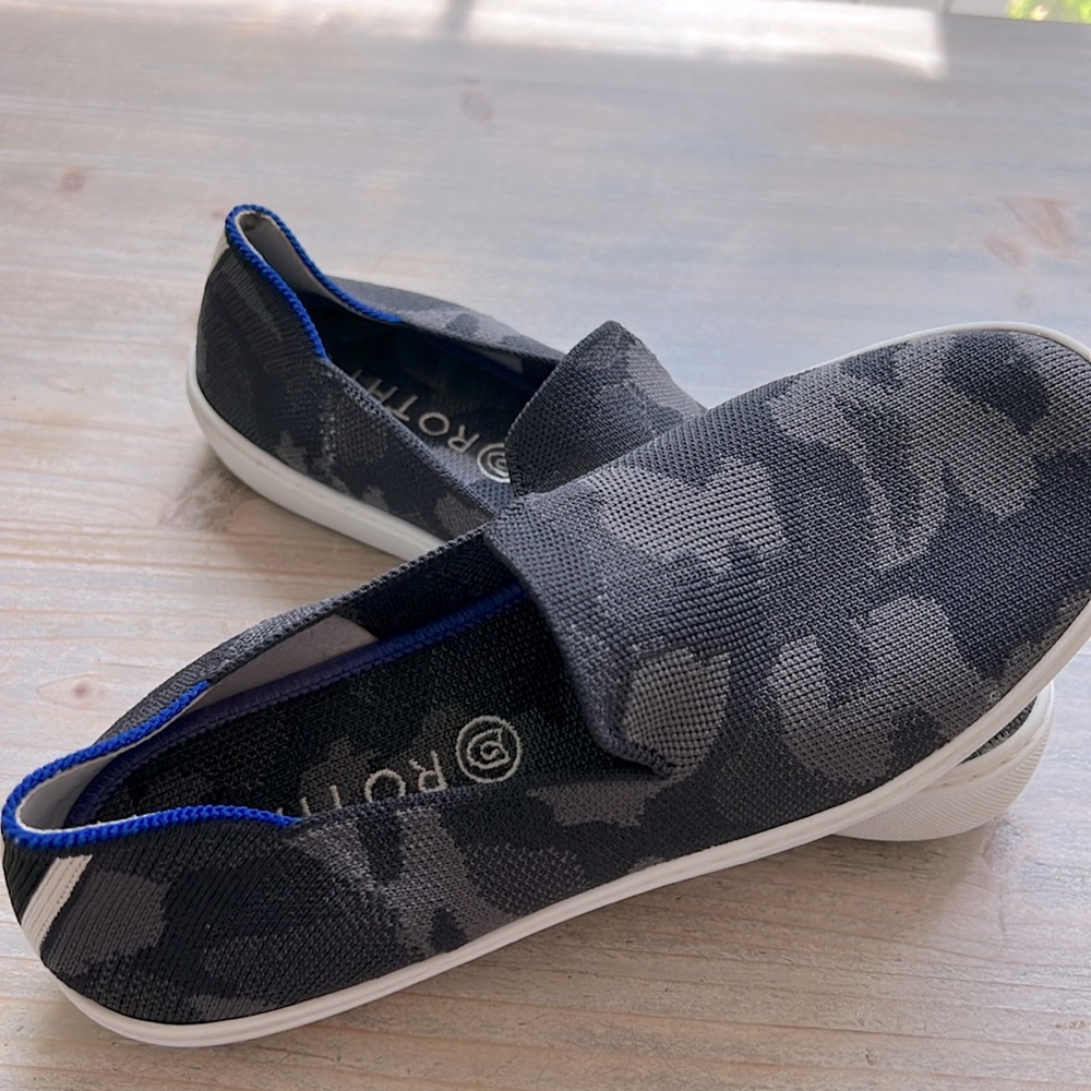 Rothy’s Slip-on woman’s sneaker, size 8, black and gray camo - Picture 1 of 5